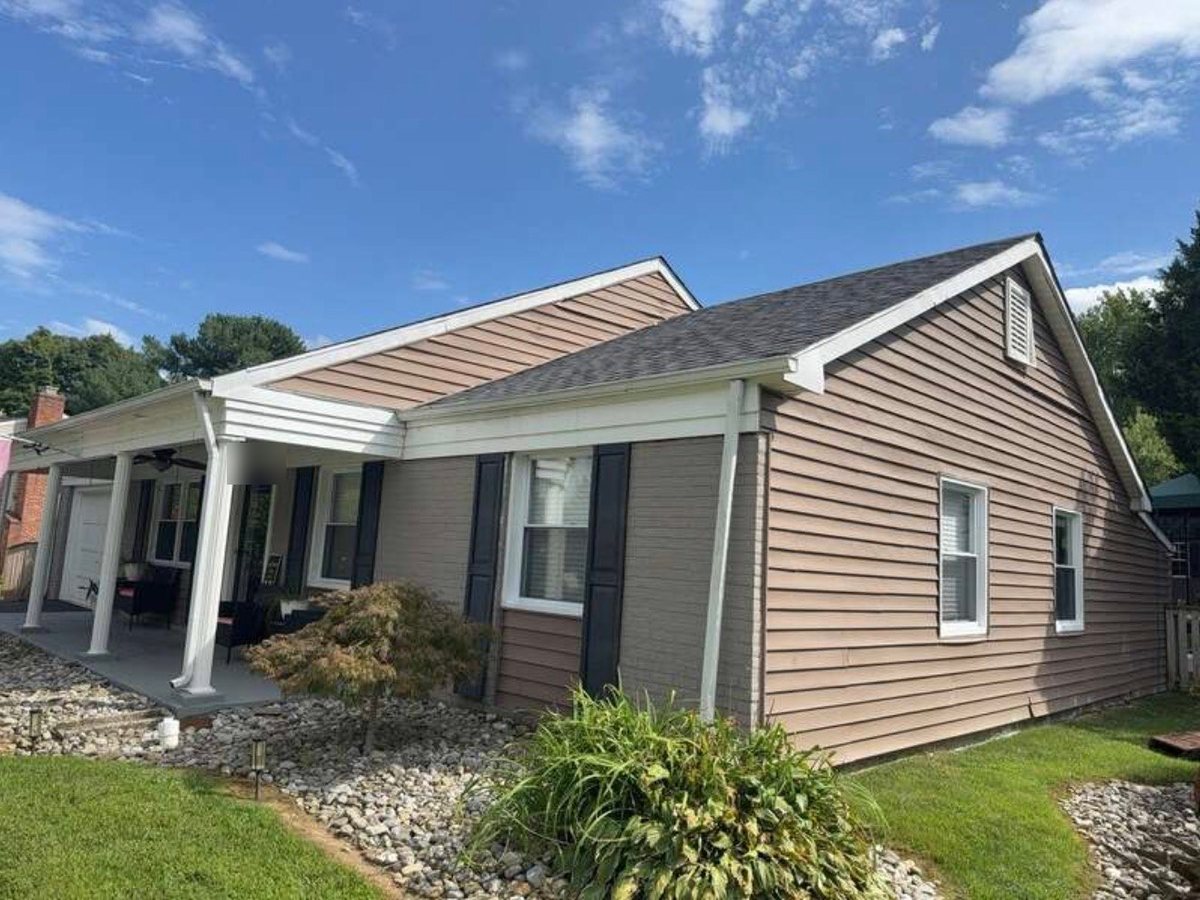 Front corner of the Joppa, MD home before siding replacement